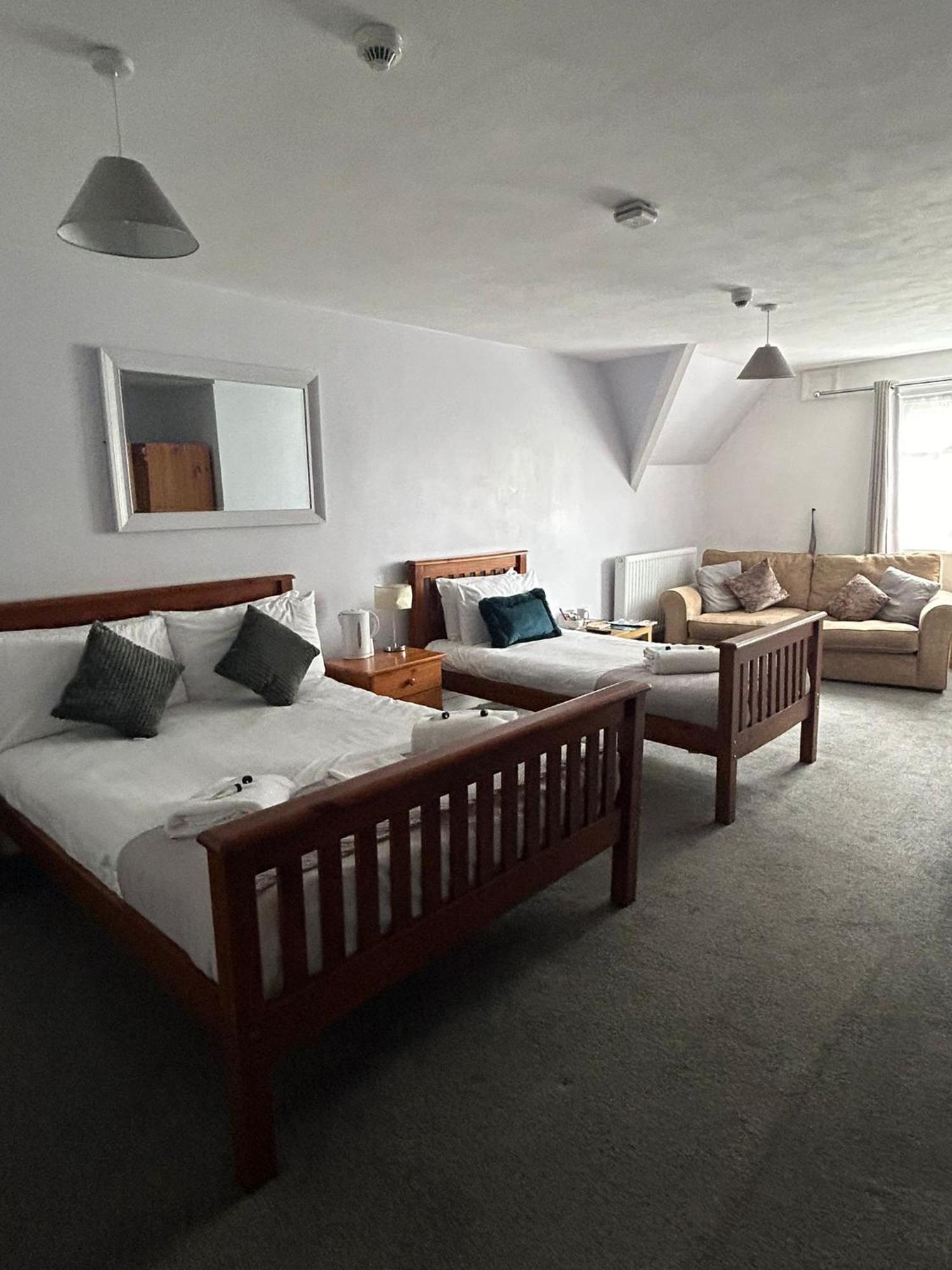 The Wheatley Hotel Донкастър Екстериор снимка